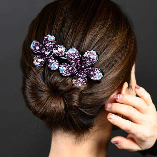 Inserting comb hair ornament - Image 5