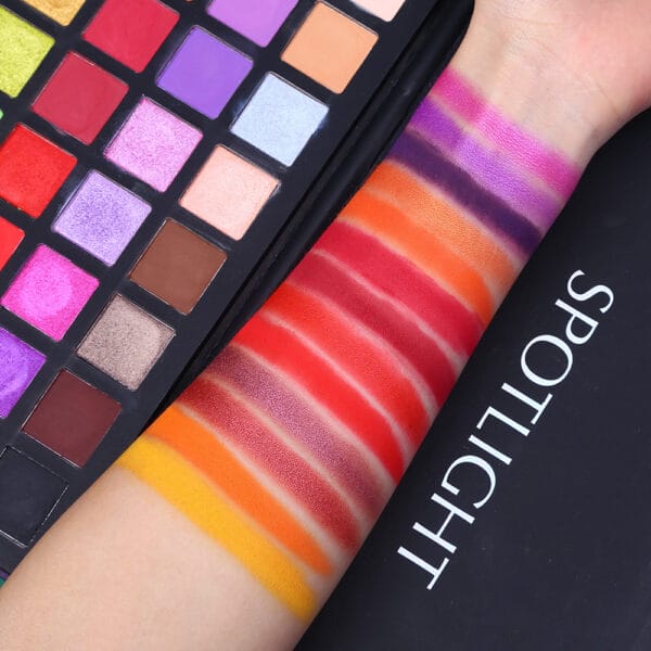 40 color Spotlight eye shadow plate - Image 3
