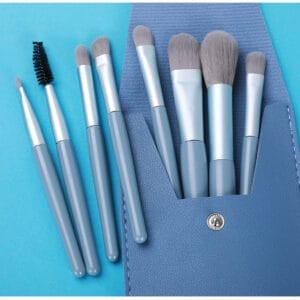 Portable Makeup Brush Set – 8 Soft Hair Brushes with PU Bag