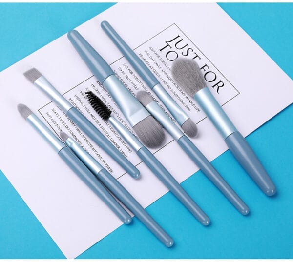 Portable Makeup Brush Set – 8 Soft Hair Brushes with PU Bag - Image 5